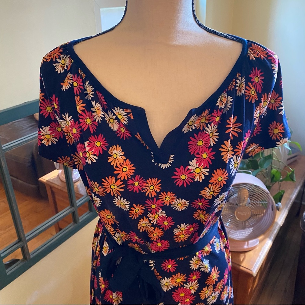 Jones New York Stretch Floral Daisy Print Short Sleeve Dress Size: M - Picture 3 of 13